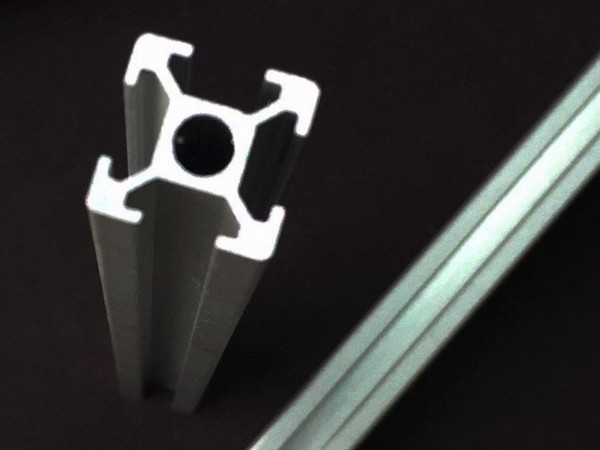 如何判斷工業(yè)鋁型材好壞？