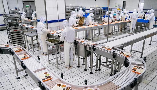 探訪春運高鐵盒飯生產全過程 從原料到餐桌，守護旅客舌尖安全